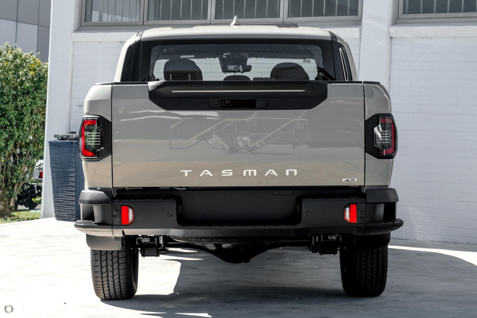 Kia Tasman image 3