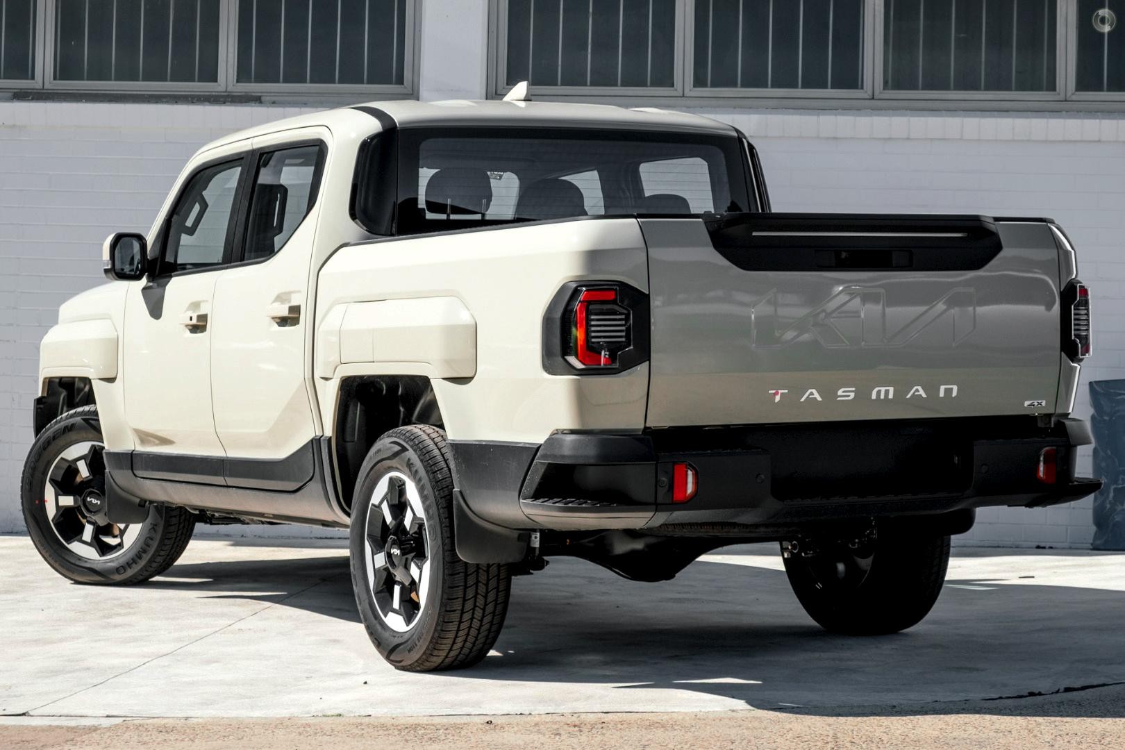 Kia Tasman image 4
