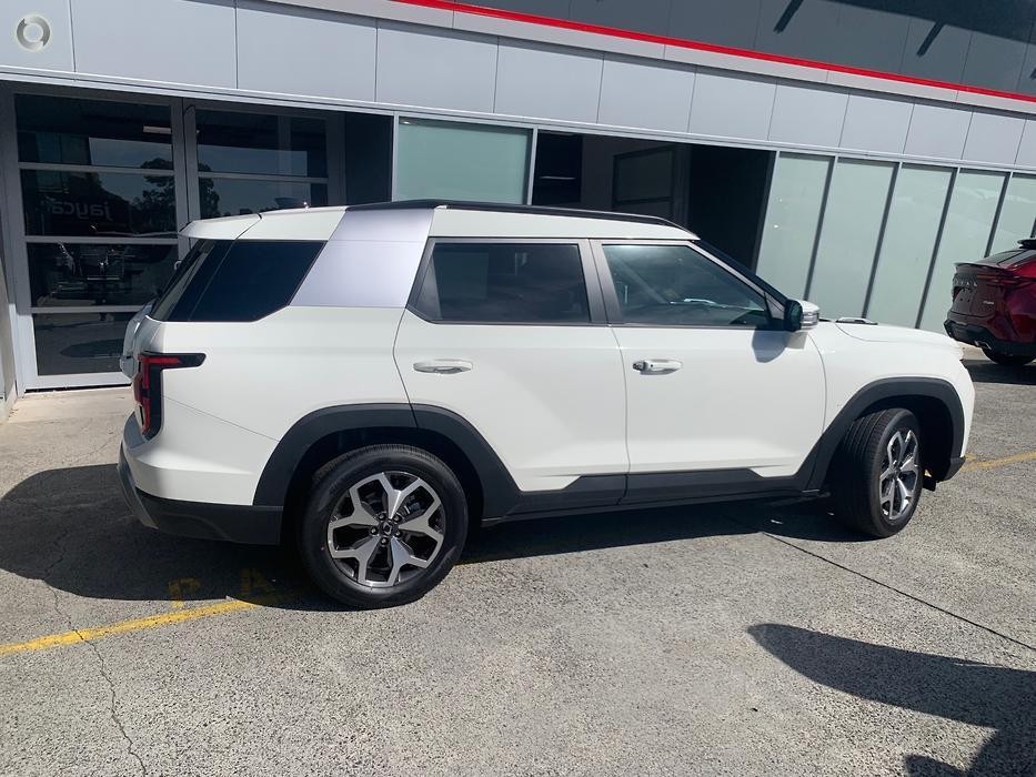 Kgm Ssangyong Torres image 3