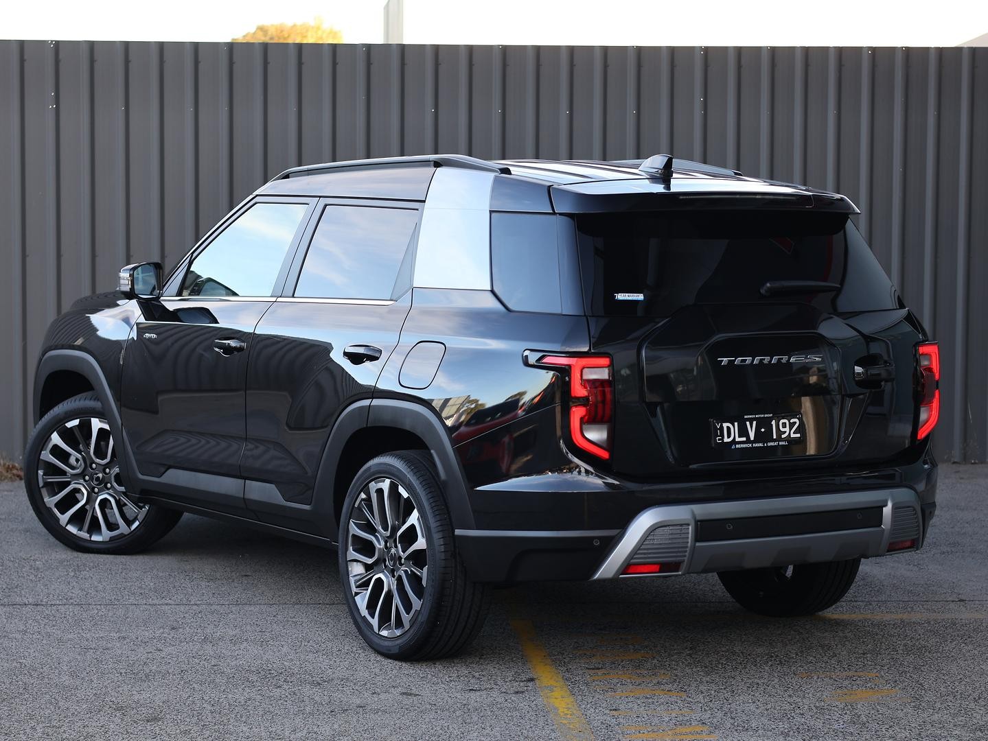 Kgm Ssangyong Torres image 3