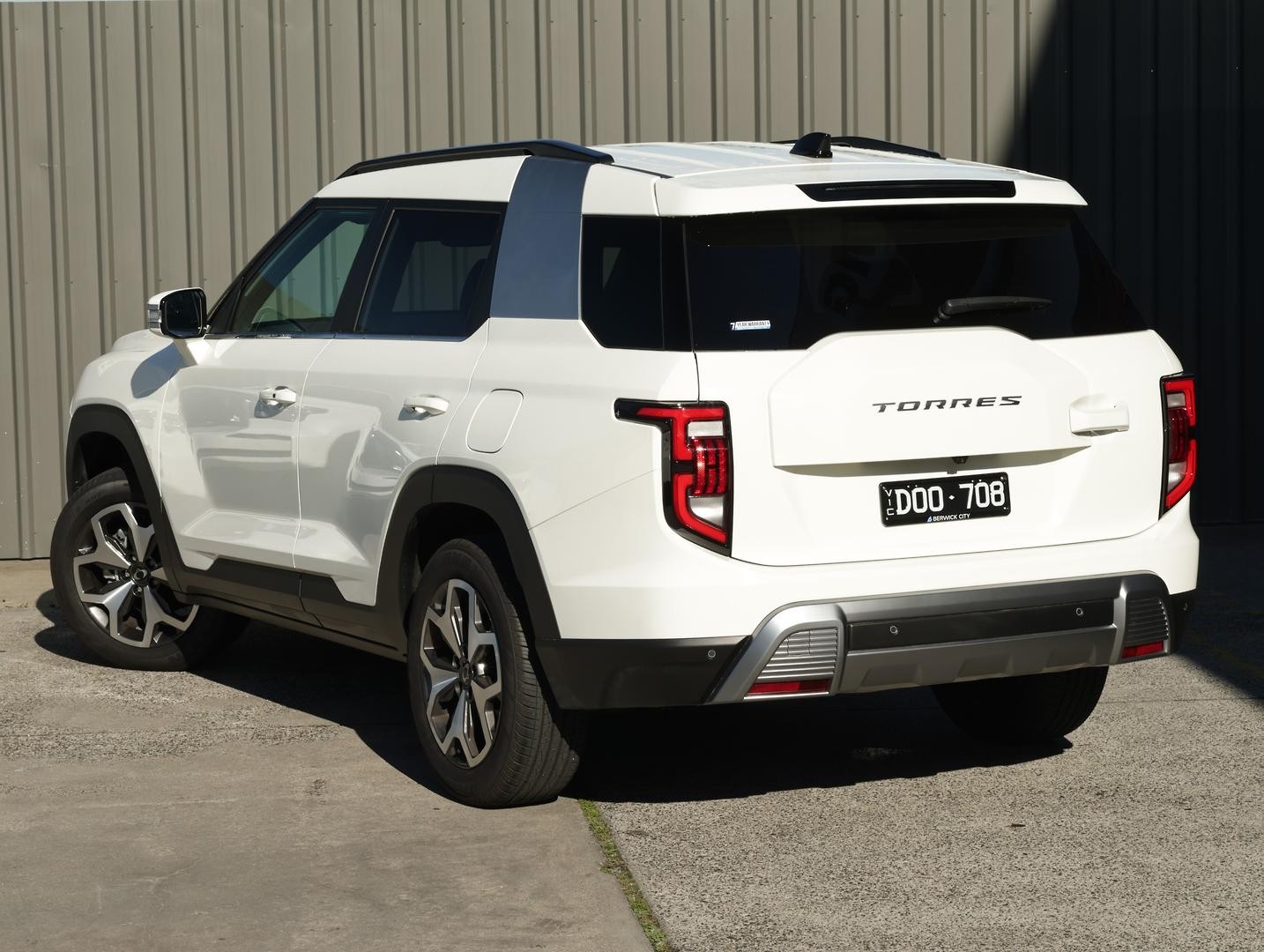 Kgm Ssangyong Torres image 3