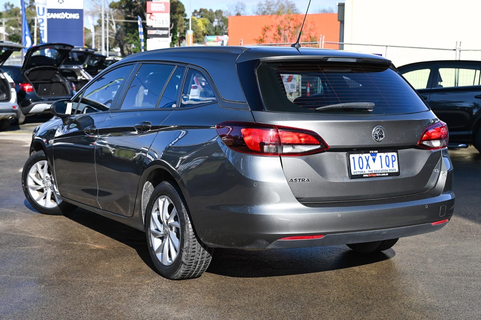 Holden Astra image 3