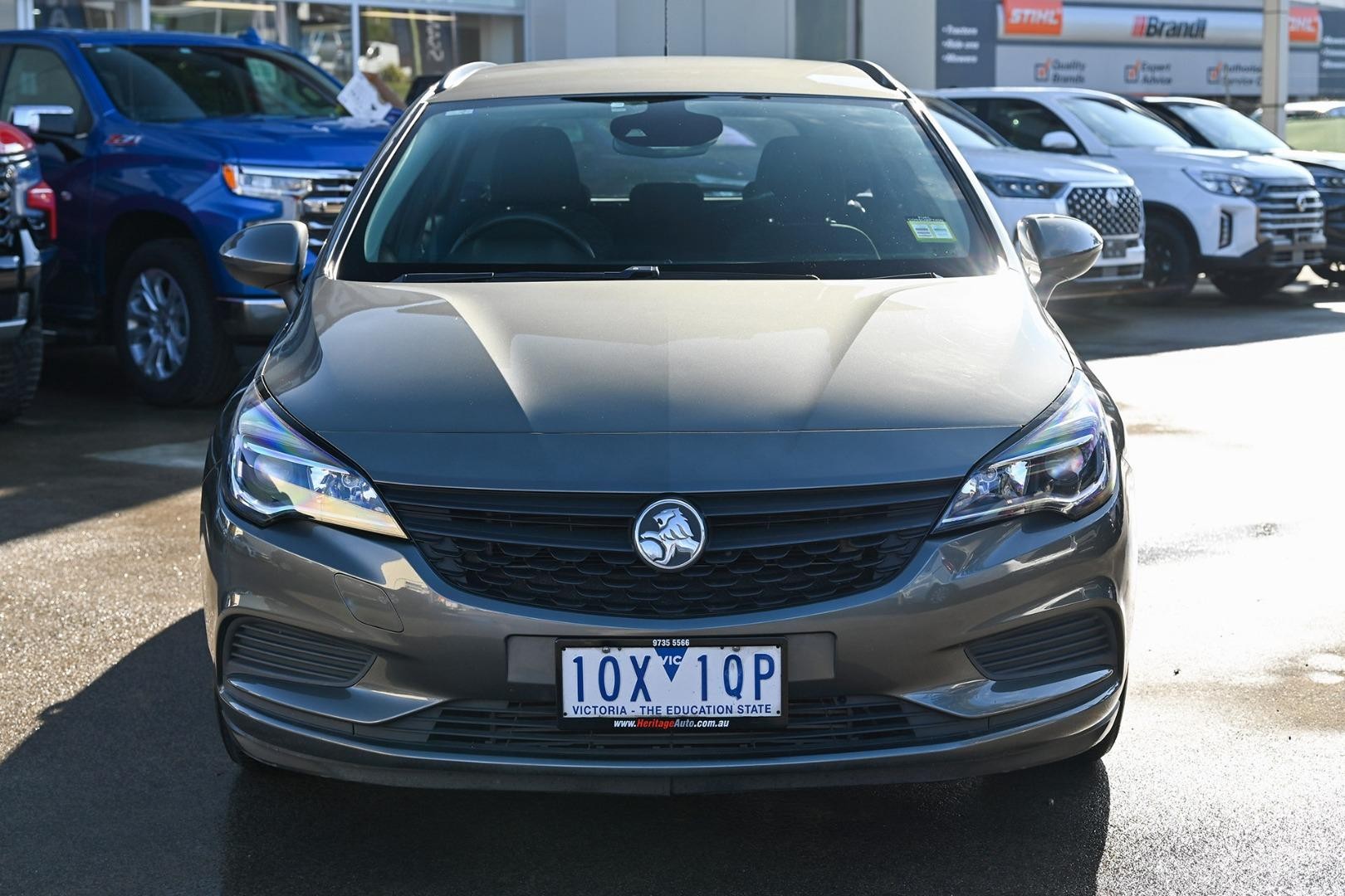 Holden Astra image 2