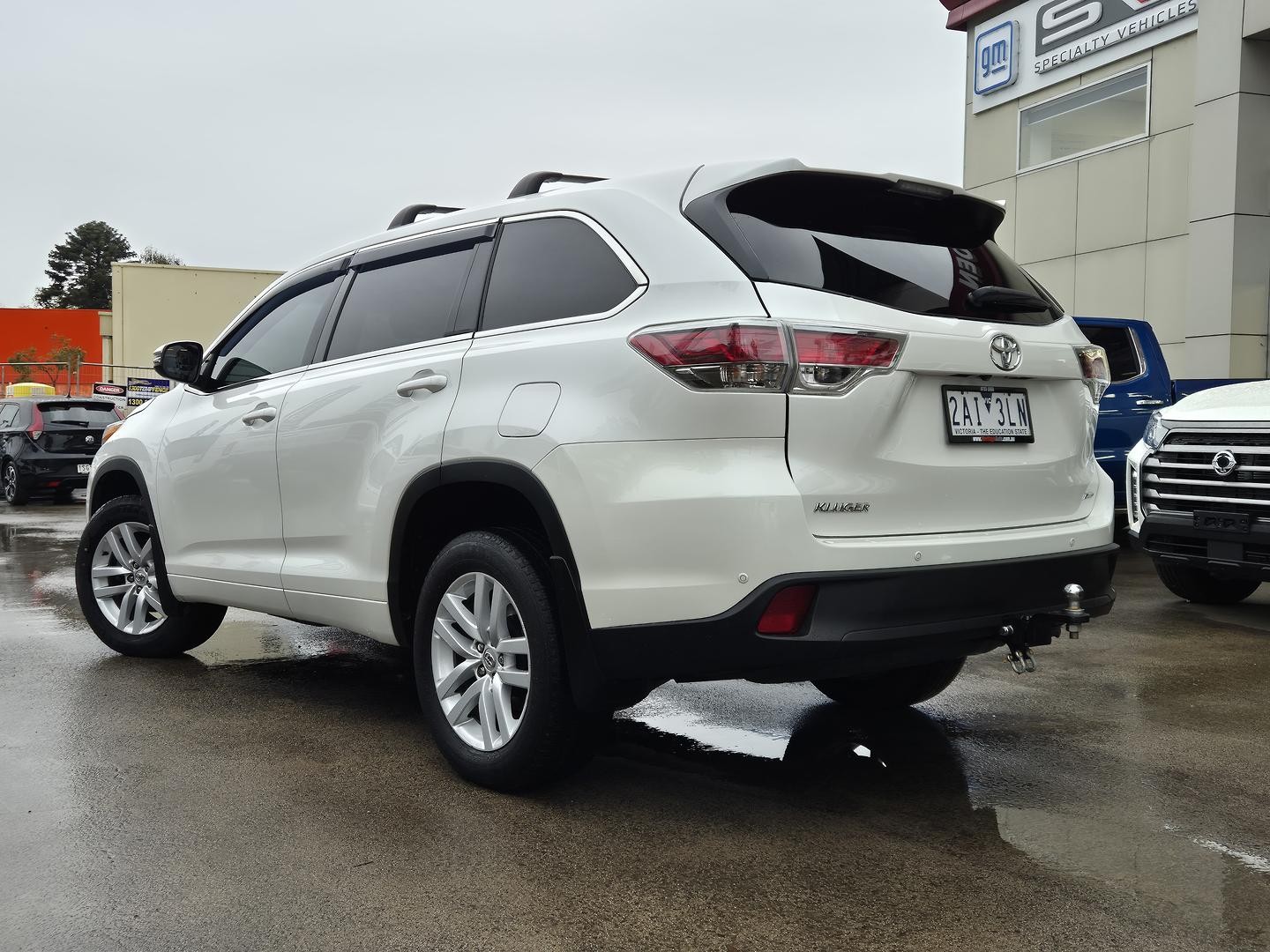 Toyota Kluger image 3