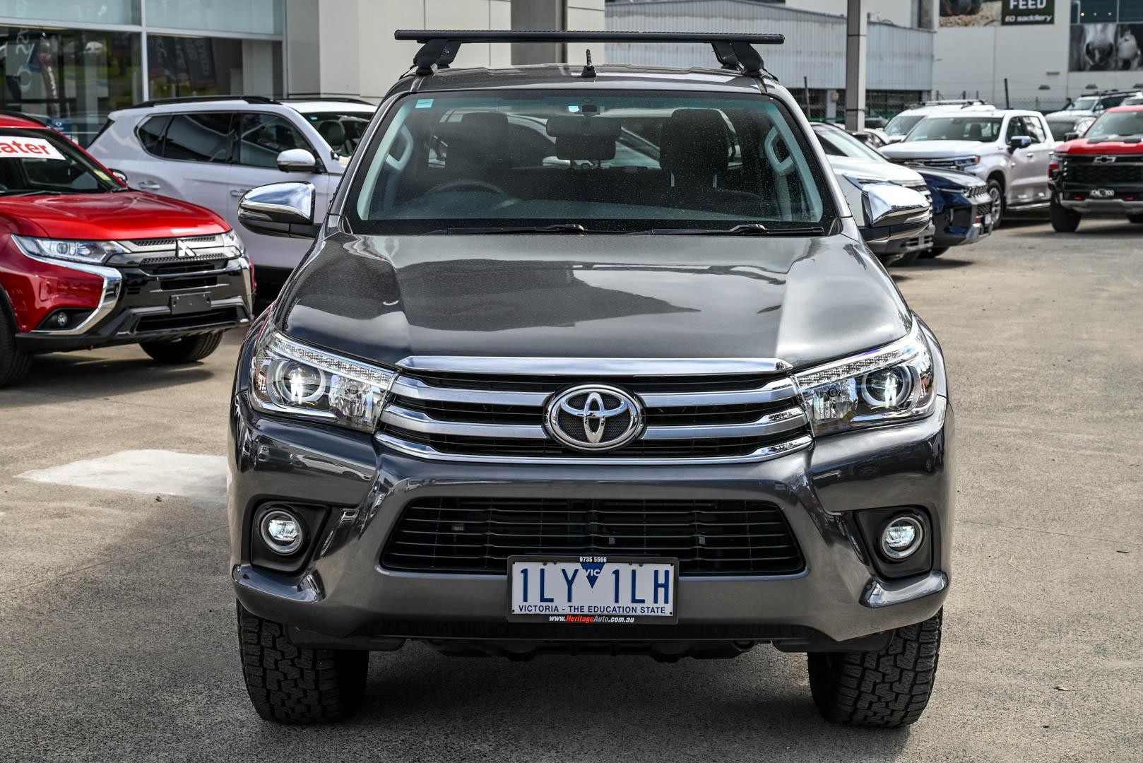 Toyota Hilux image 2