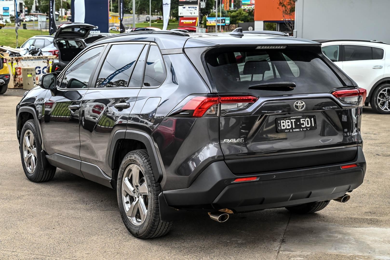 Toyota Rav4 image 3