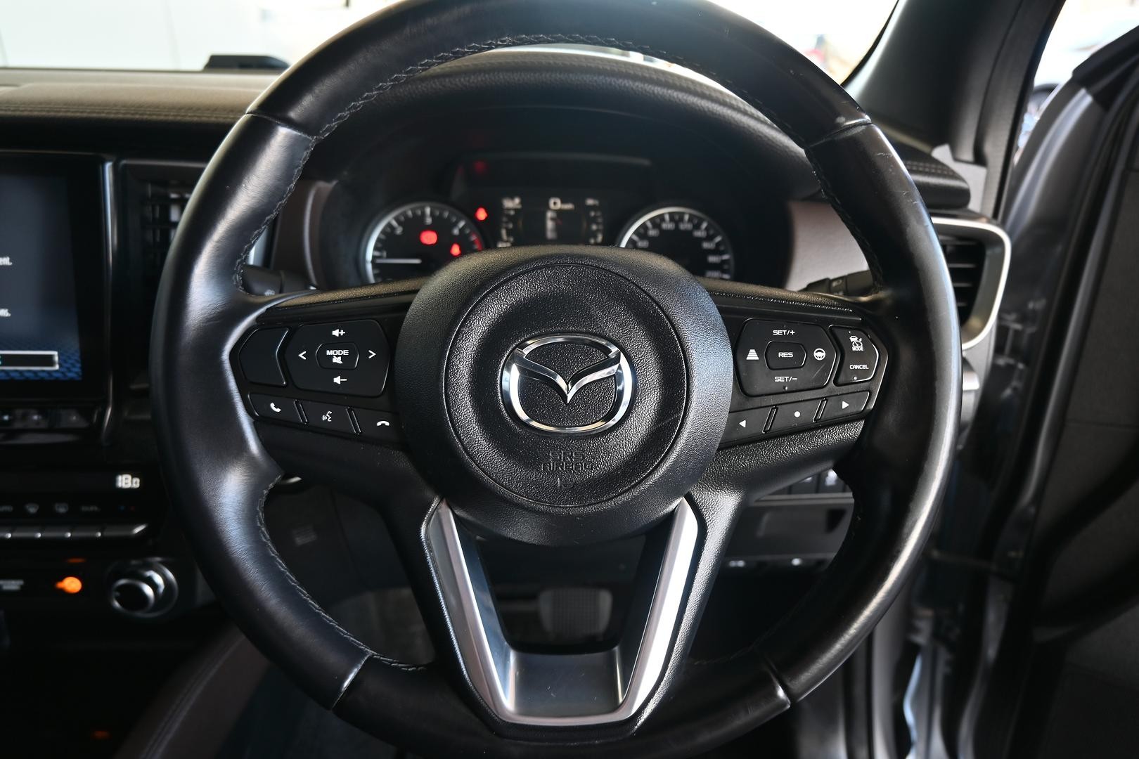 Mazda Bt-50 image 4