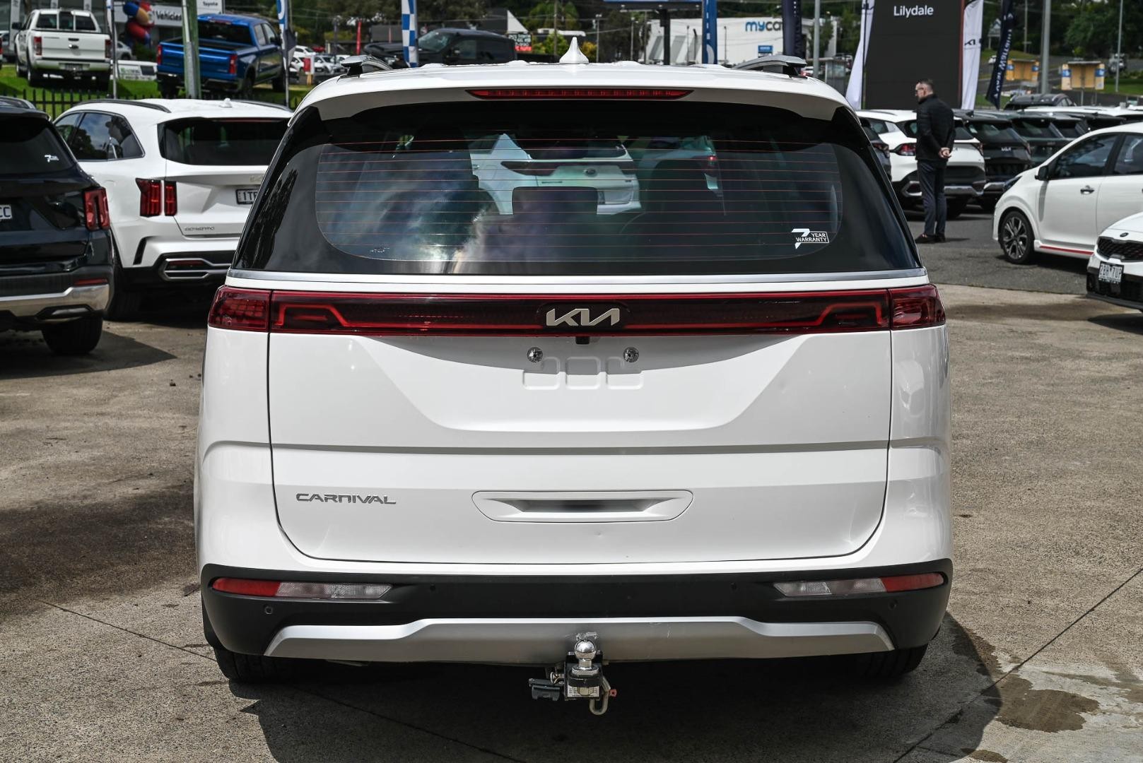 Kia Carnival image 4