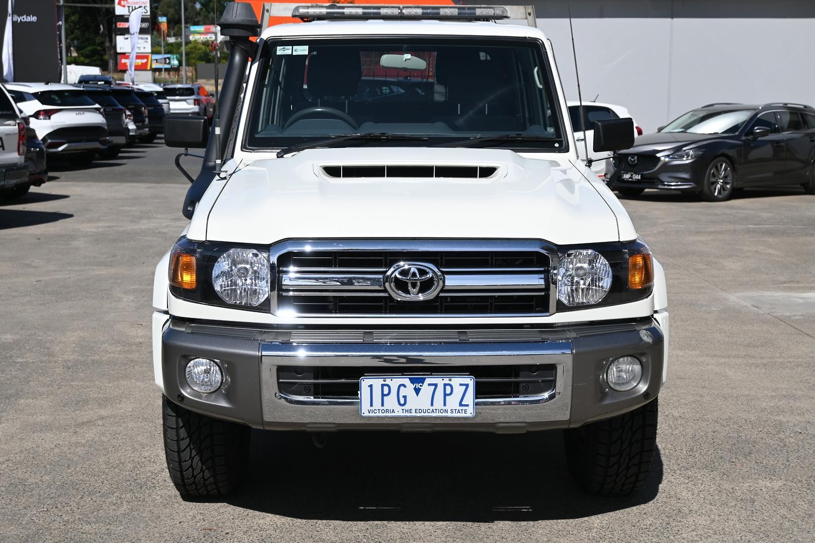 Toyota Landcruiser image 2