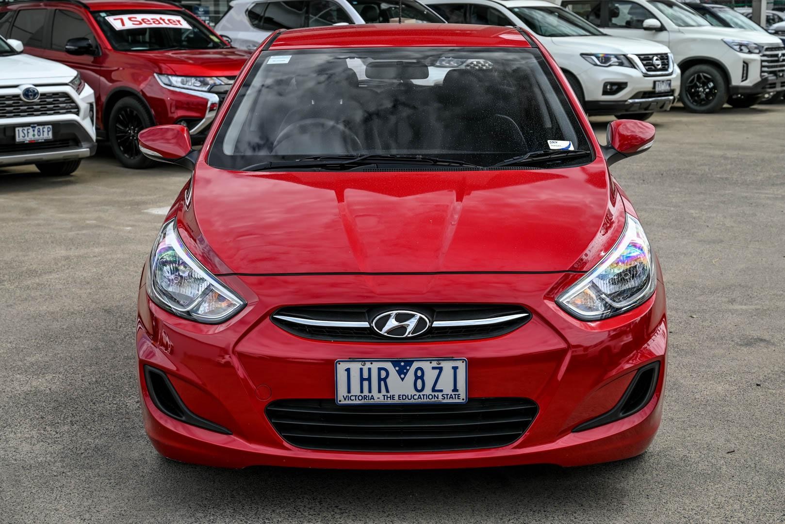 Hyundai Accent image 2