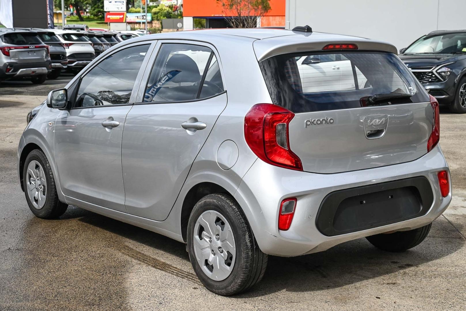 Kia Picanto image 3