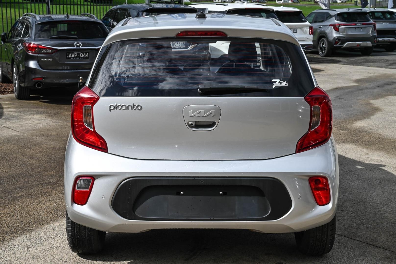 Kia Picanto image 4