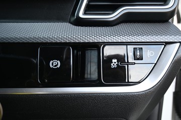 https://dvg-vehicle-assets.s3.amazonaws.com/L2085/bhxyxfhf9q1q2c6231rmxm3vr.jpg