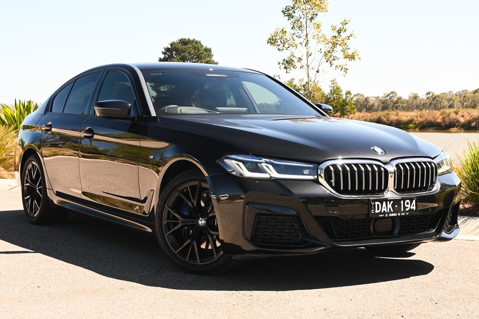 BMW 5 Series image 1