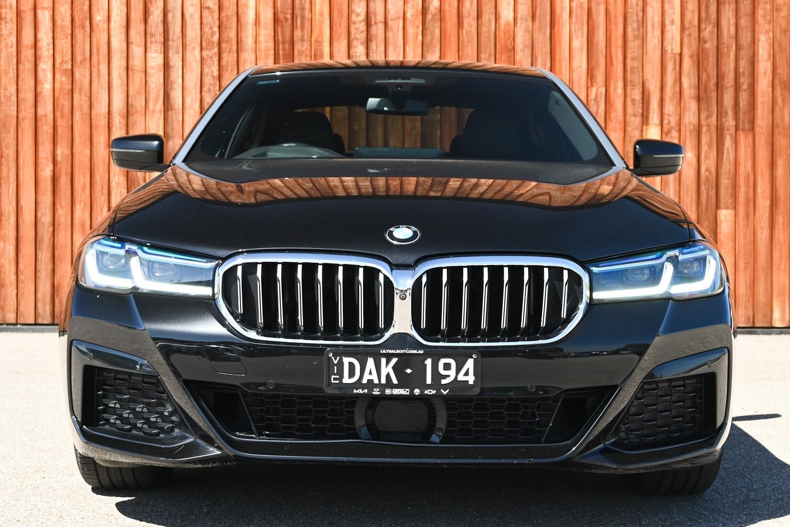 BMW 5 Series image 4