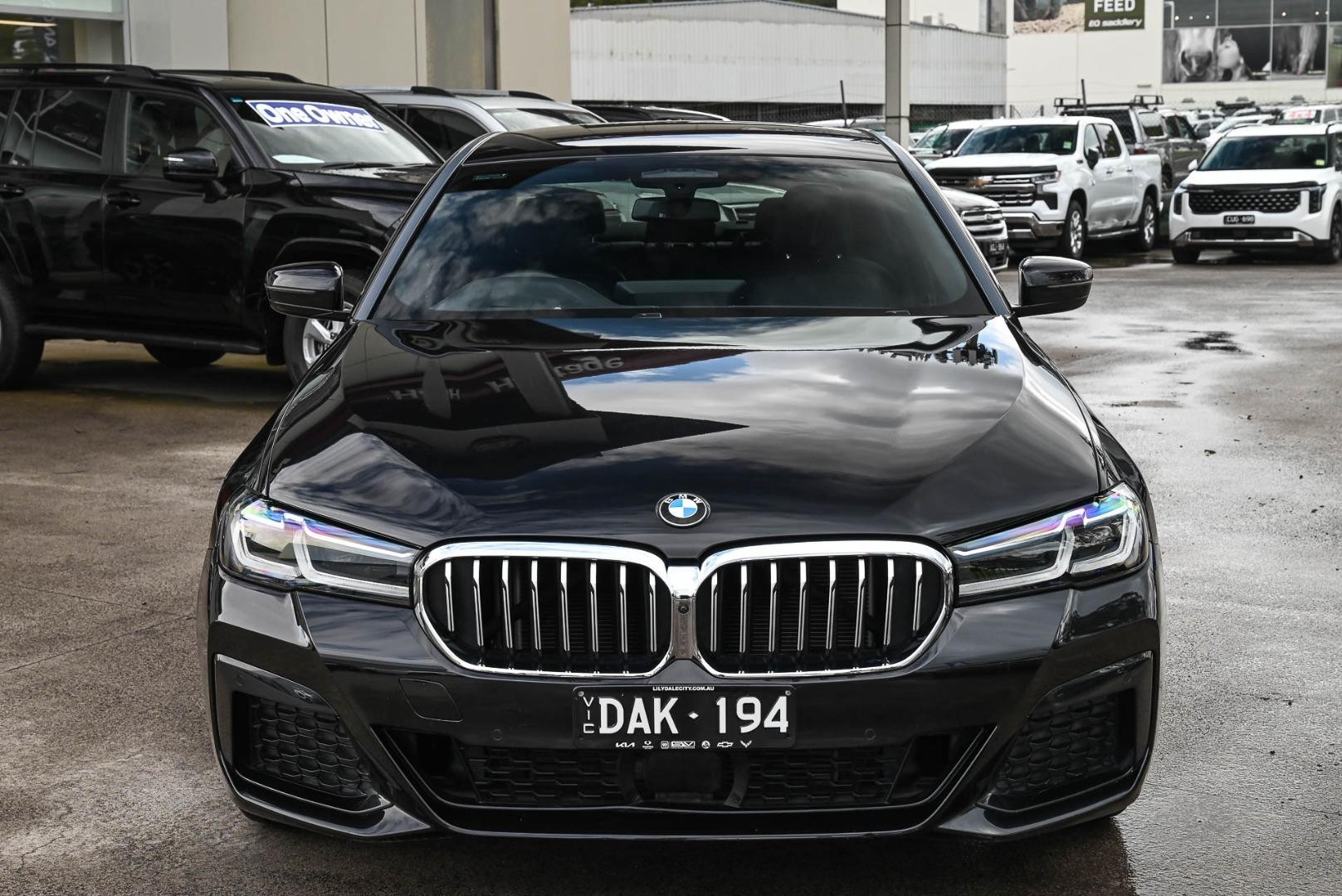 BMW 5 Series image 2