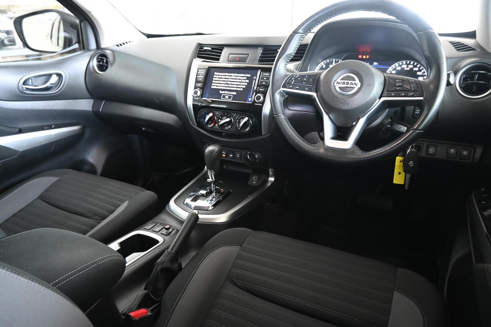 Nissan Navara image 3