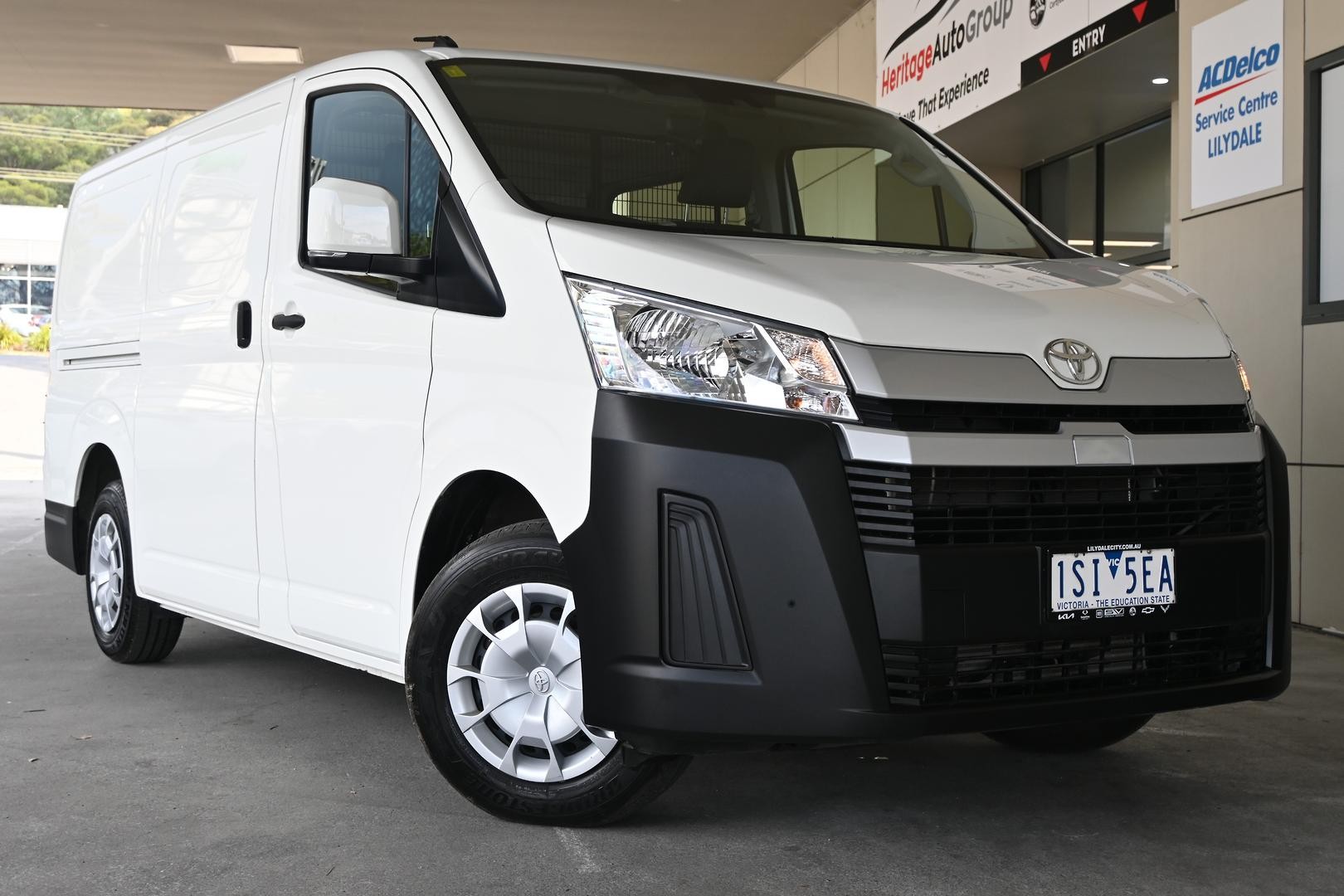 Toyota Hiace image 1