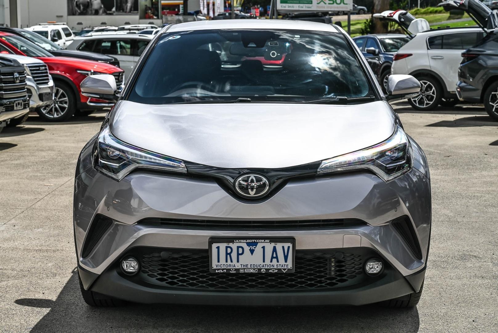 Toyota C-hr image 2