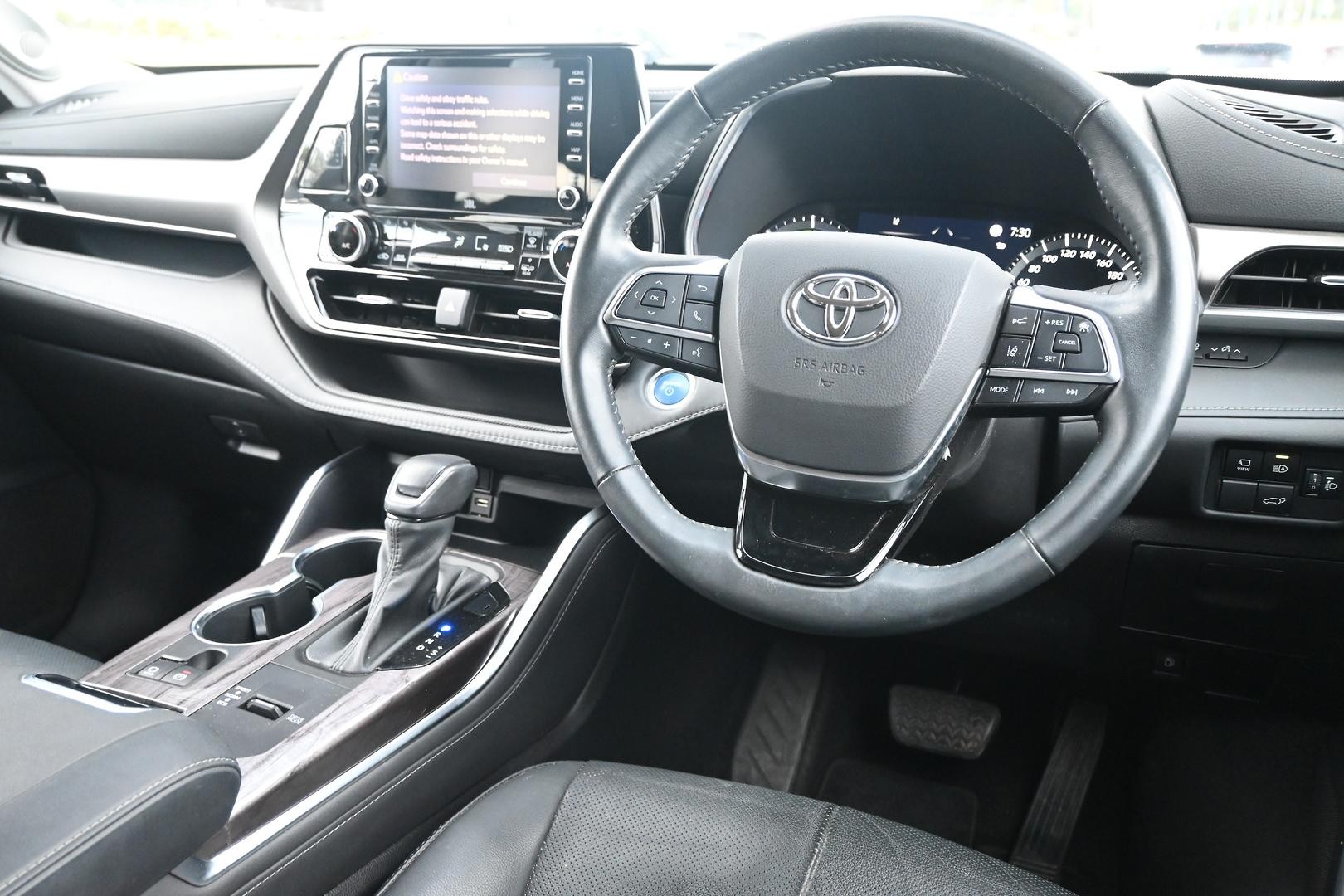 Toyota Kluger image 2