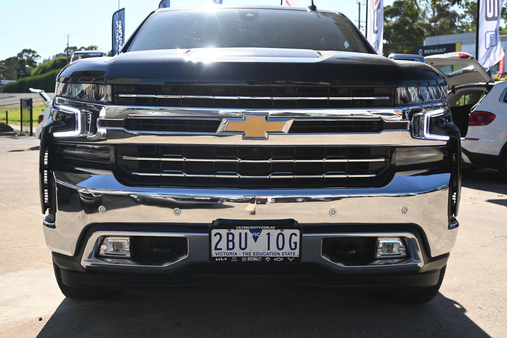 Chevrolet Silverado image 2