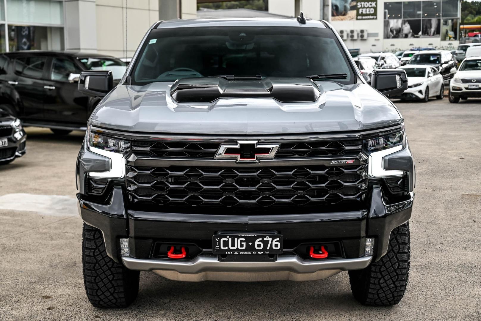 Chevrolet Silverado image 2