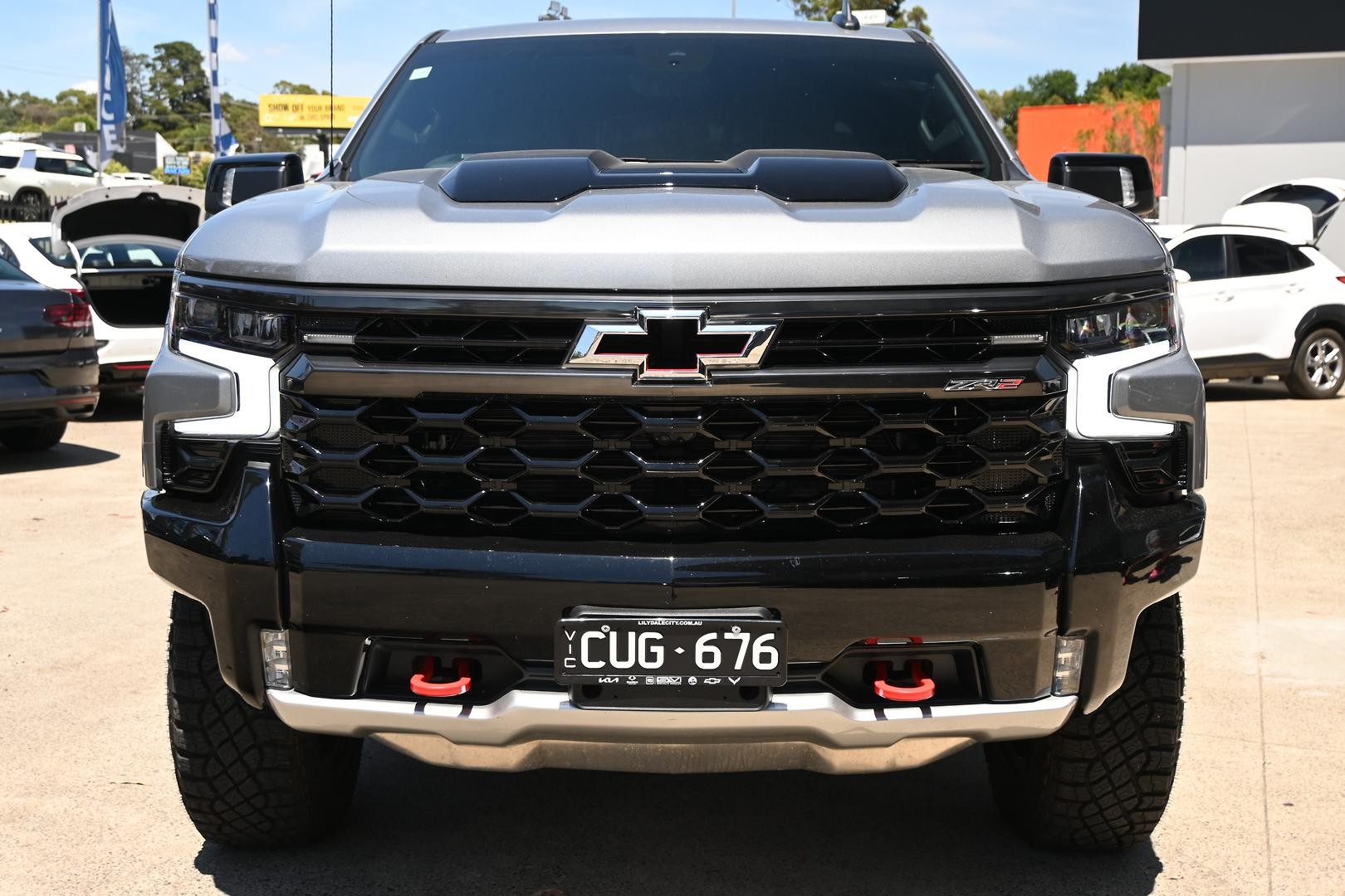 Chevrolet Silverado image 2