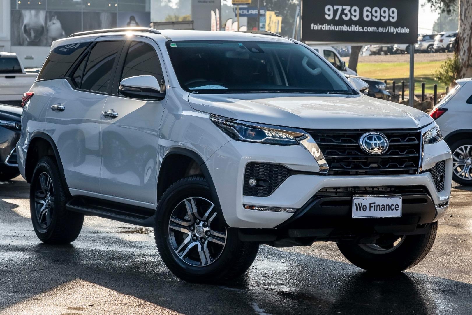 Toyota Fortuner image 1