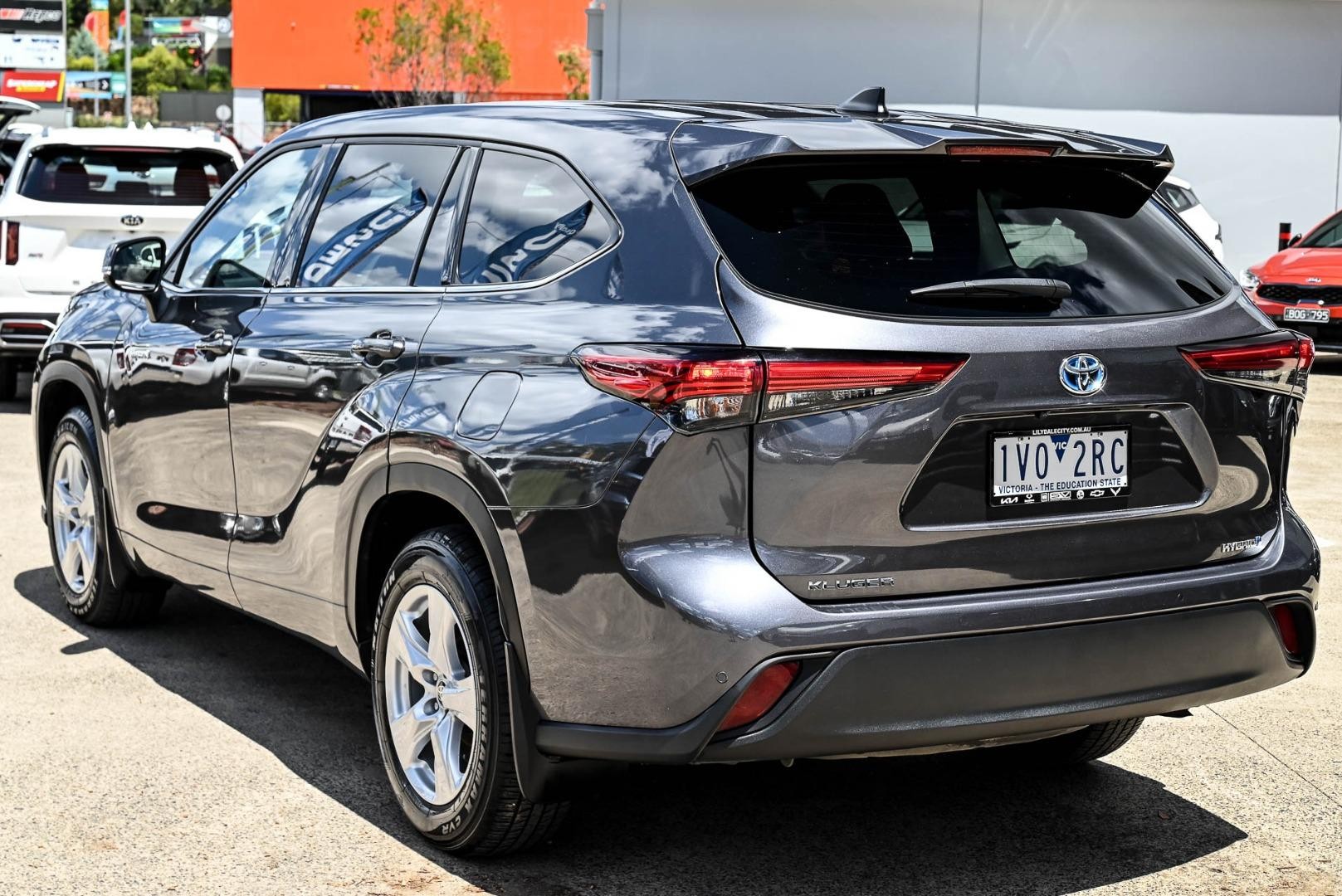 Toyota Kluger image 3