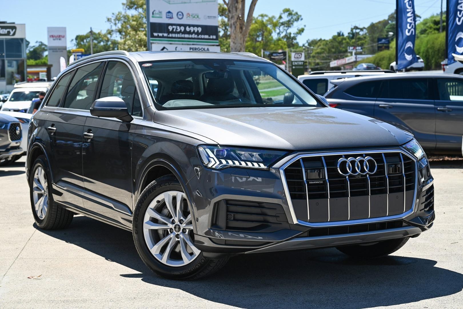 Audi Q7 image 1