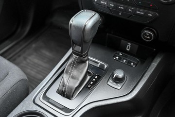 https://dvg-vehicle-assets.s3.amazonaws.com/L2345/chlb0pk7e2tuyyniiecas3z7i.jpg