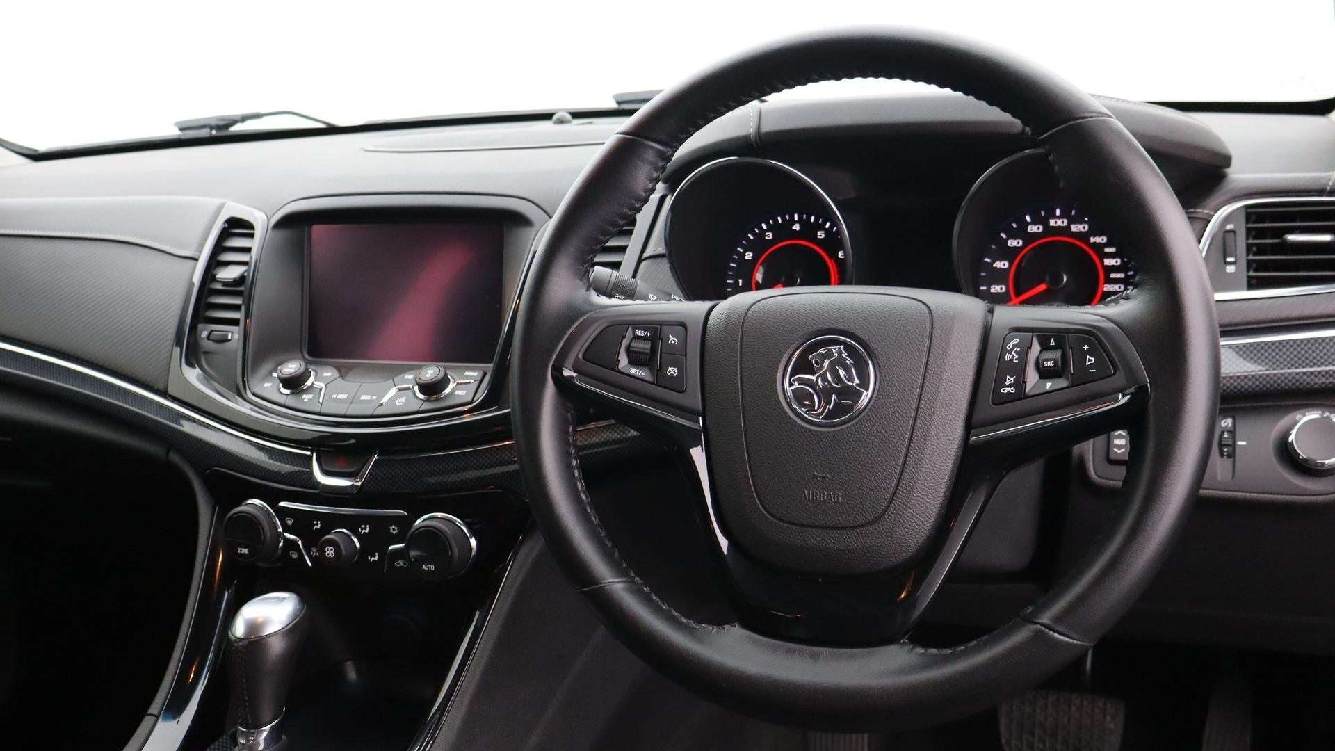 Holden Commodore image 4