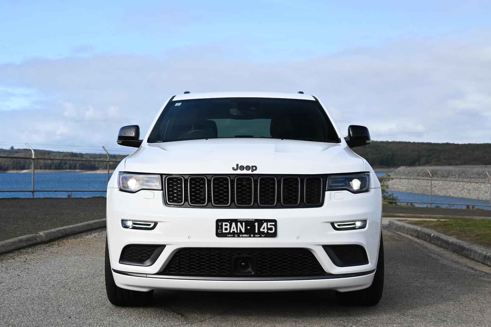 Jeep Grand Cherokee image 4