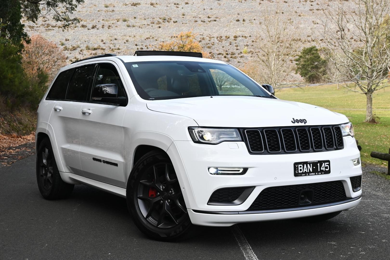Jeep Grand Cherokee image 1