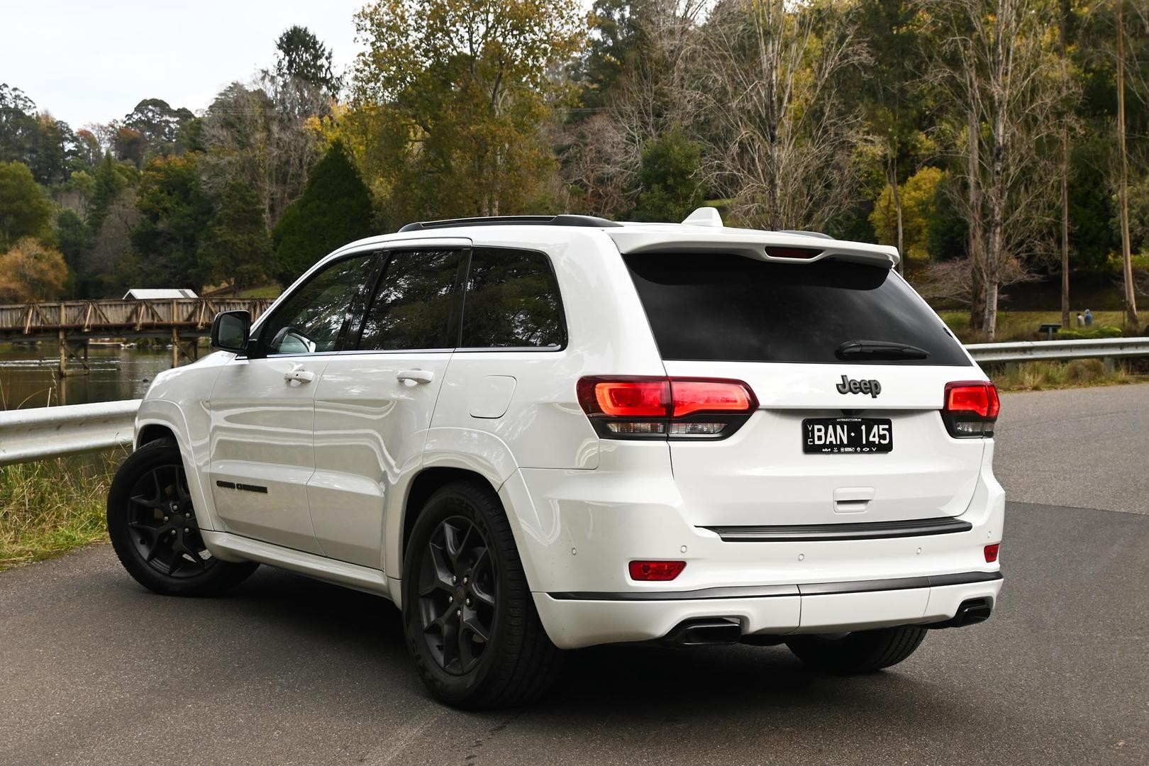 Jeep Grand Cherokee image 3