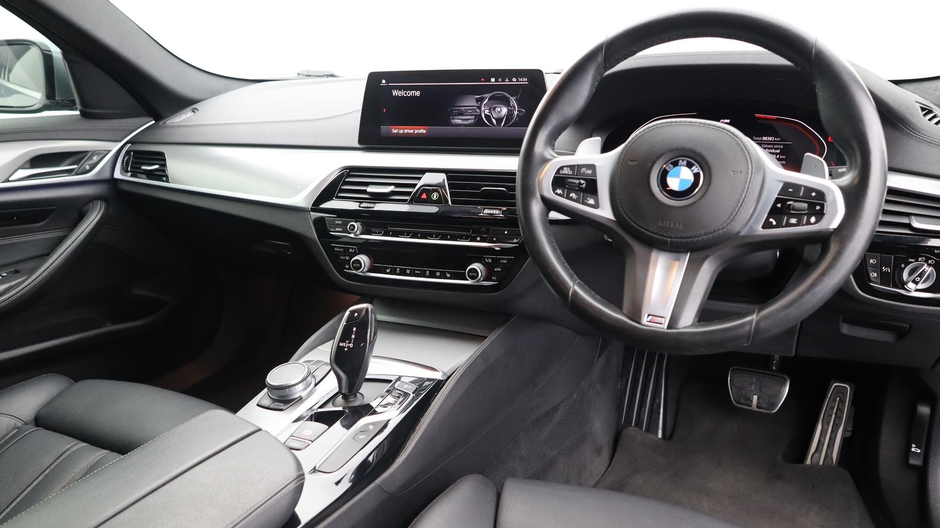 BMW 5 Series image 4