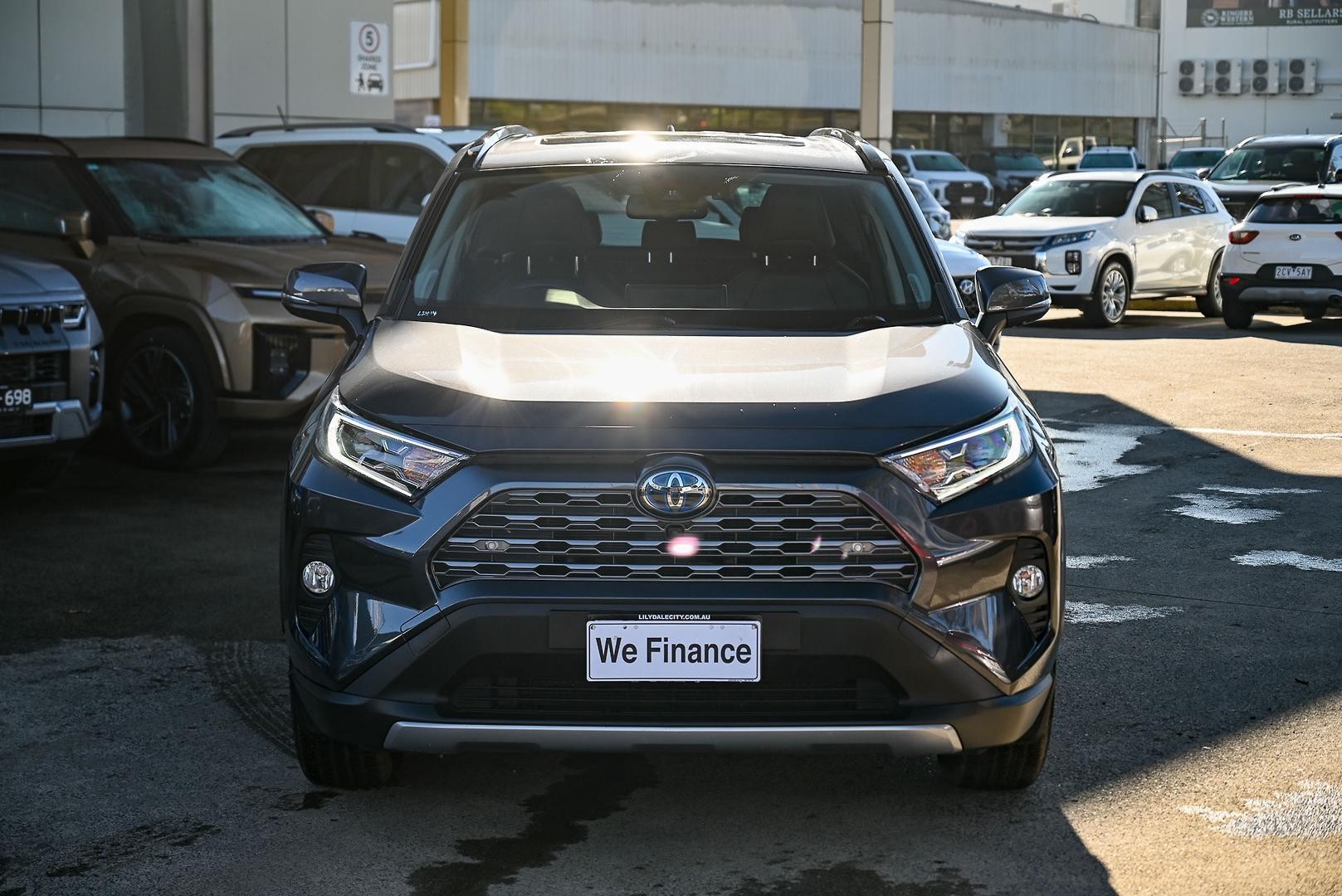 Toyota Rav4 image 2