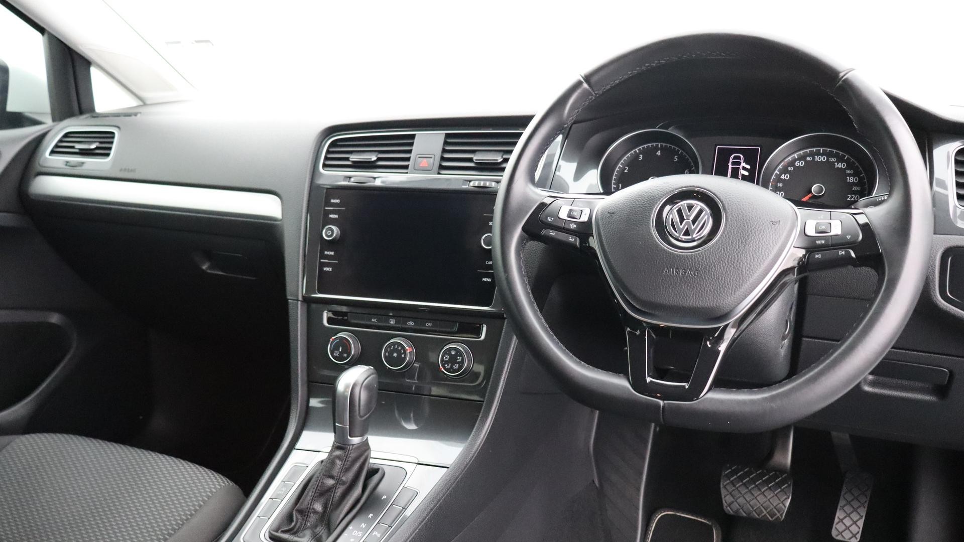 Volkswagen Golf image 4