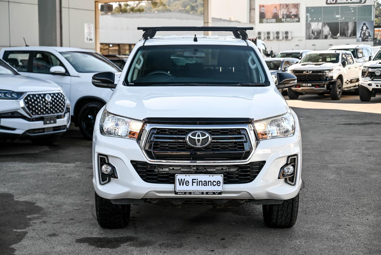 Toyota Hilux image 2