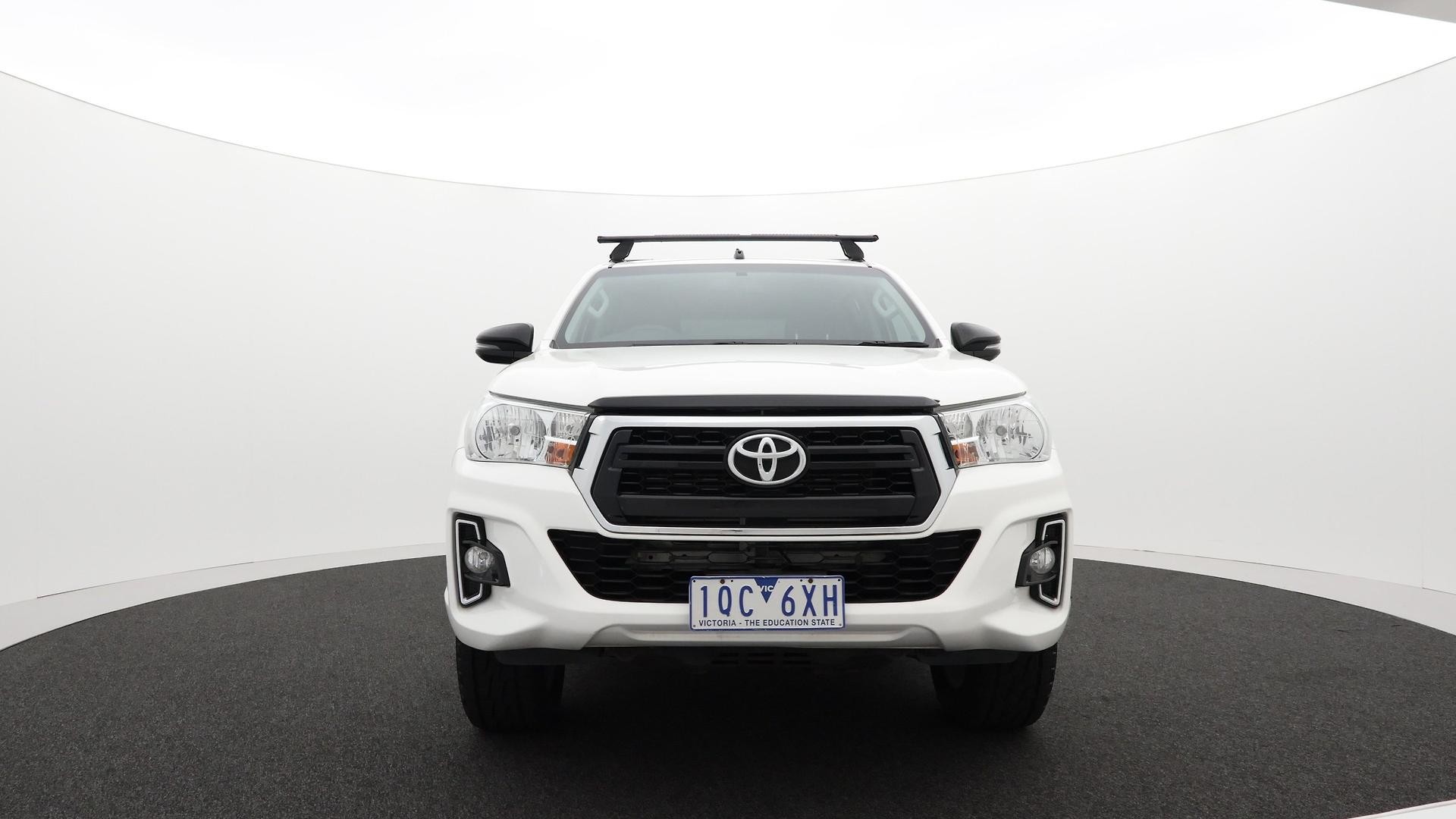Toyota Hilux image 2
