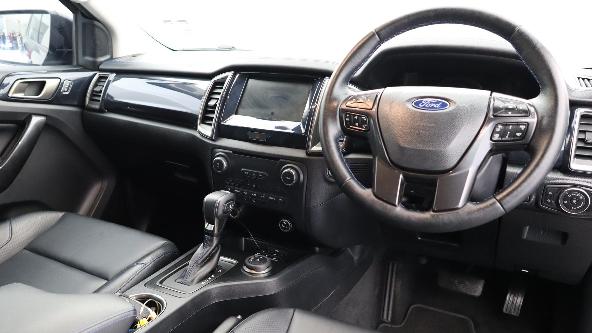 Ford Everest image 4