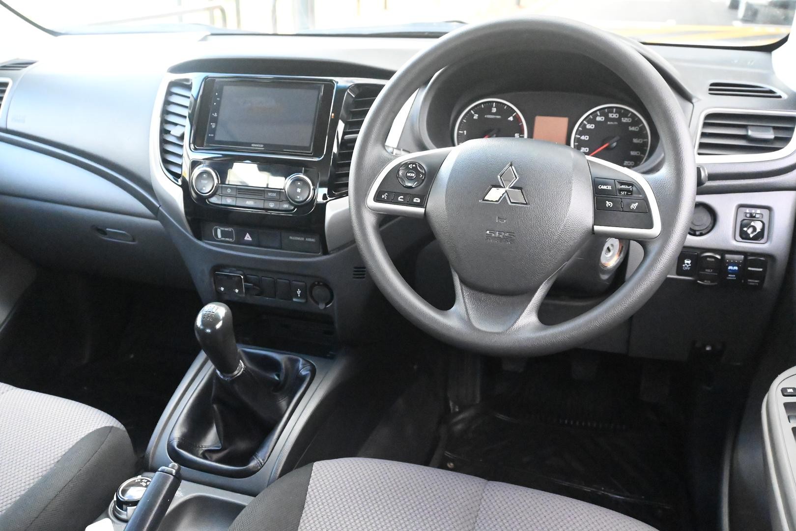 Mitsubishi Triton image 4