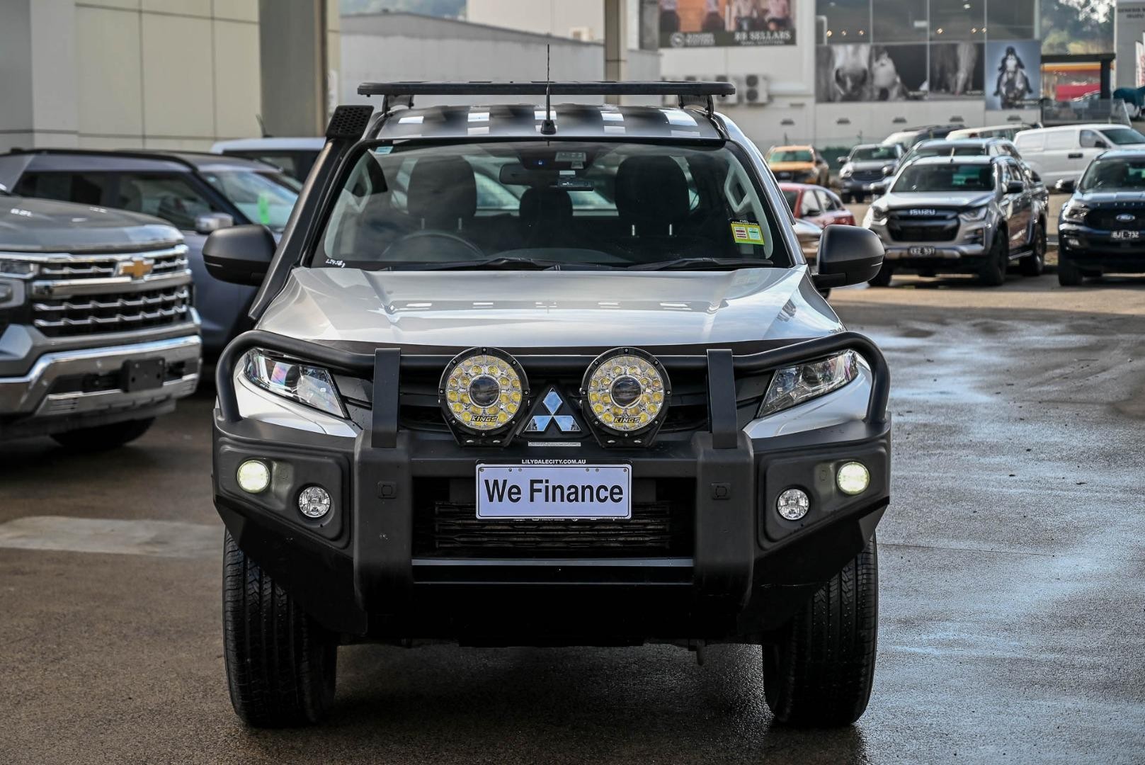 Mitsubishi Triton image 2