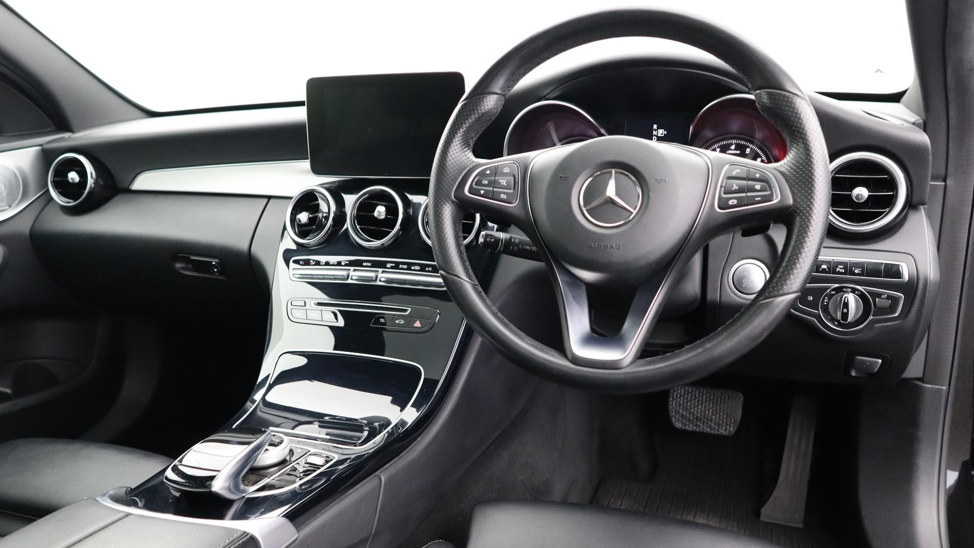 Mercedes Benz C-class image 4