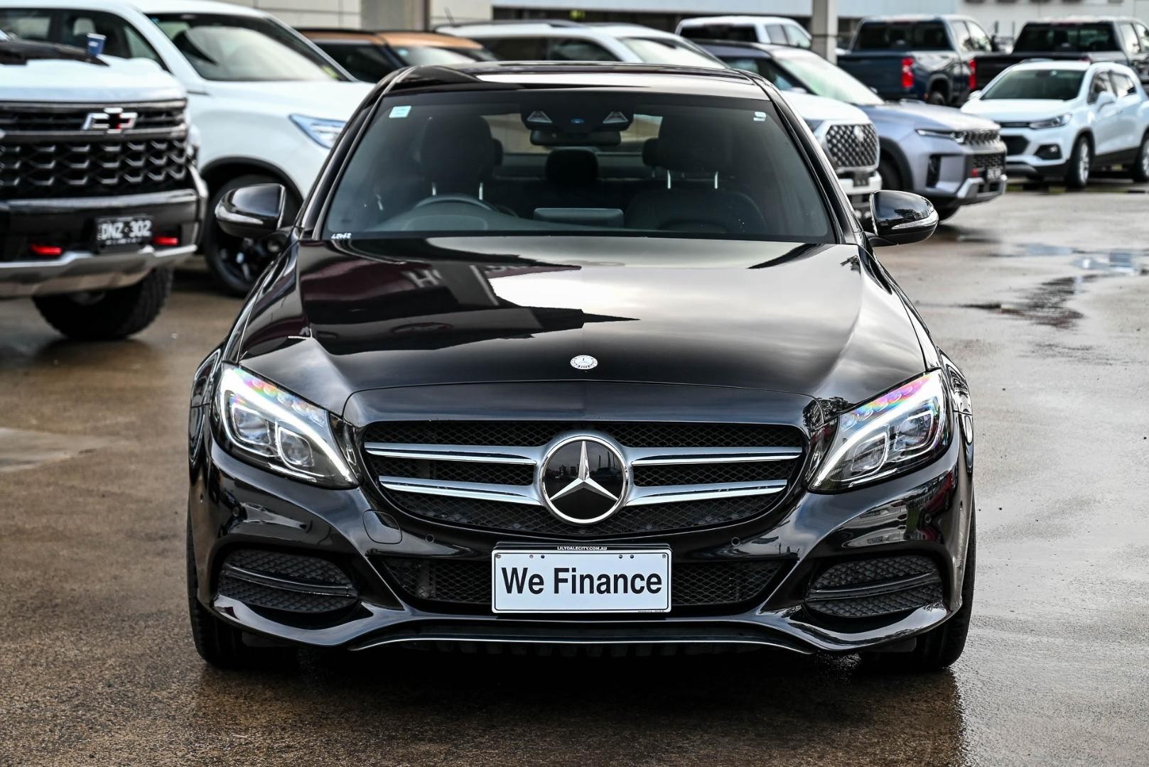 Mercedes Benz C-class image 2