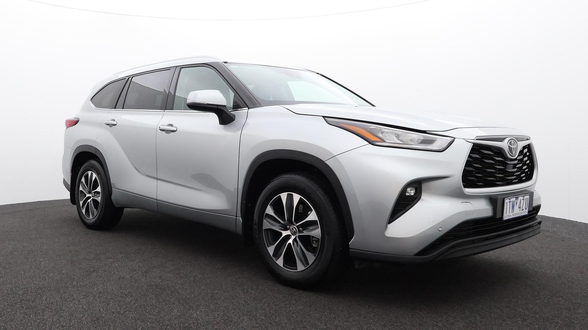 Toyota Kluger image 2