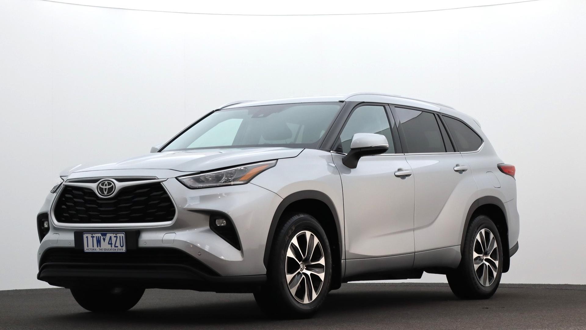 Toyota Kluger image 1