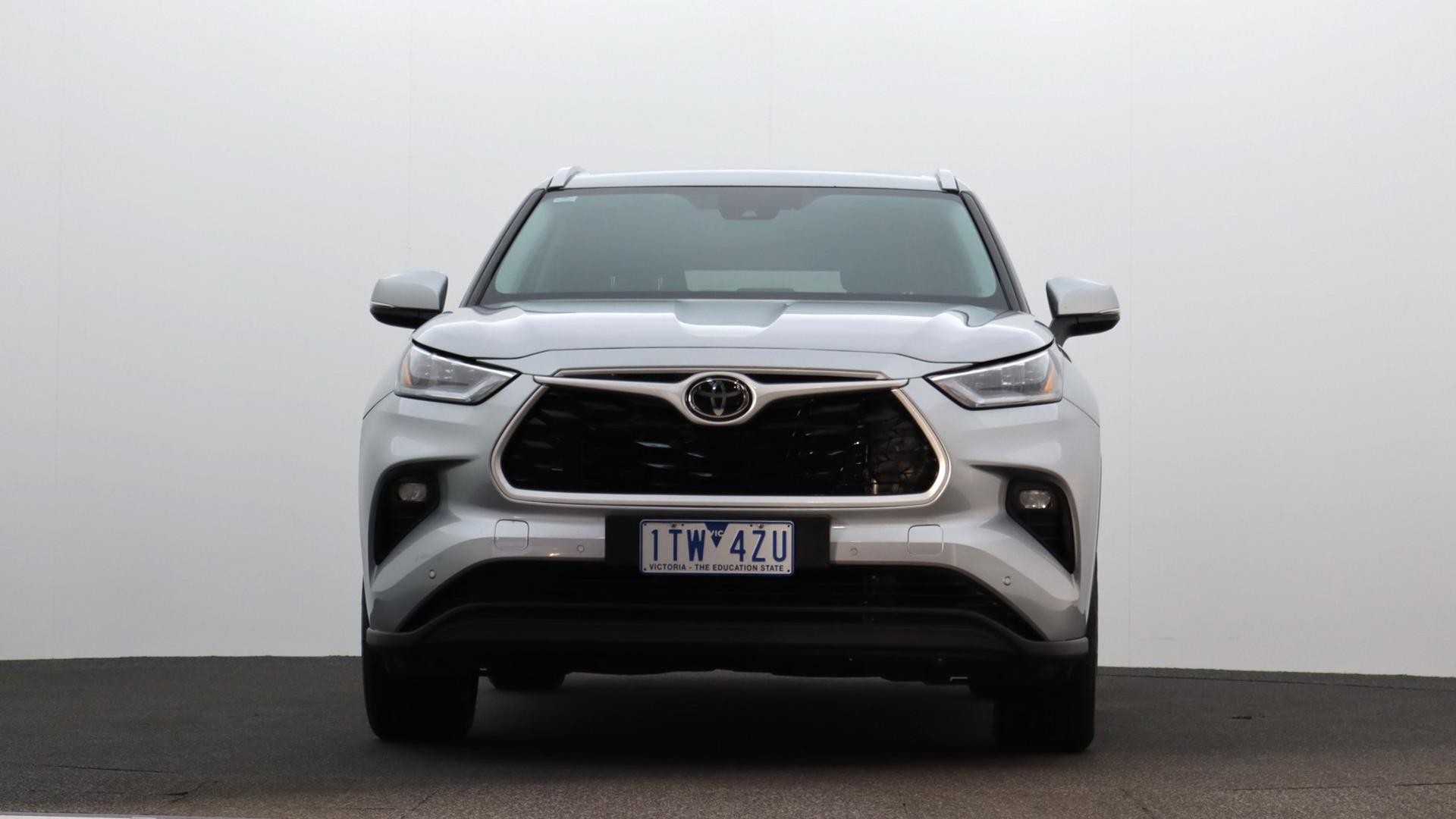 Toyota Kluger image 3
