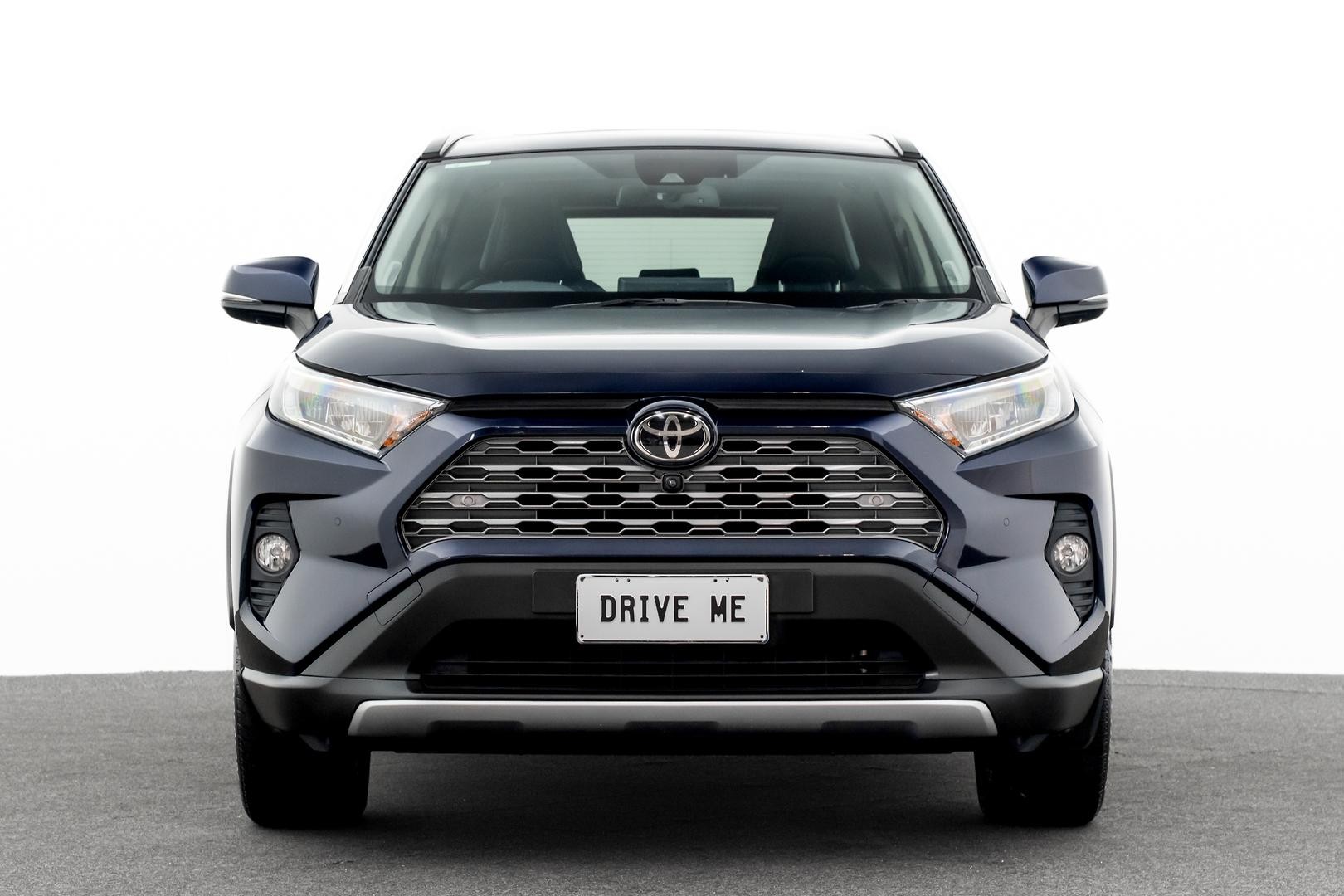 Toyota Rav4 image 2