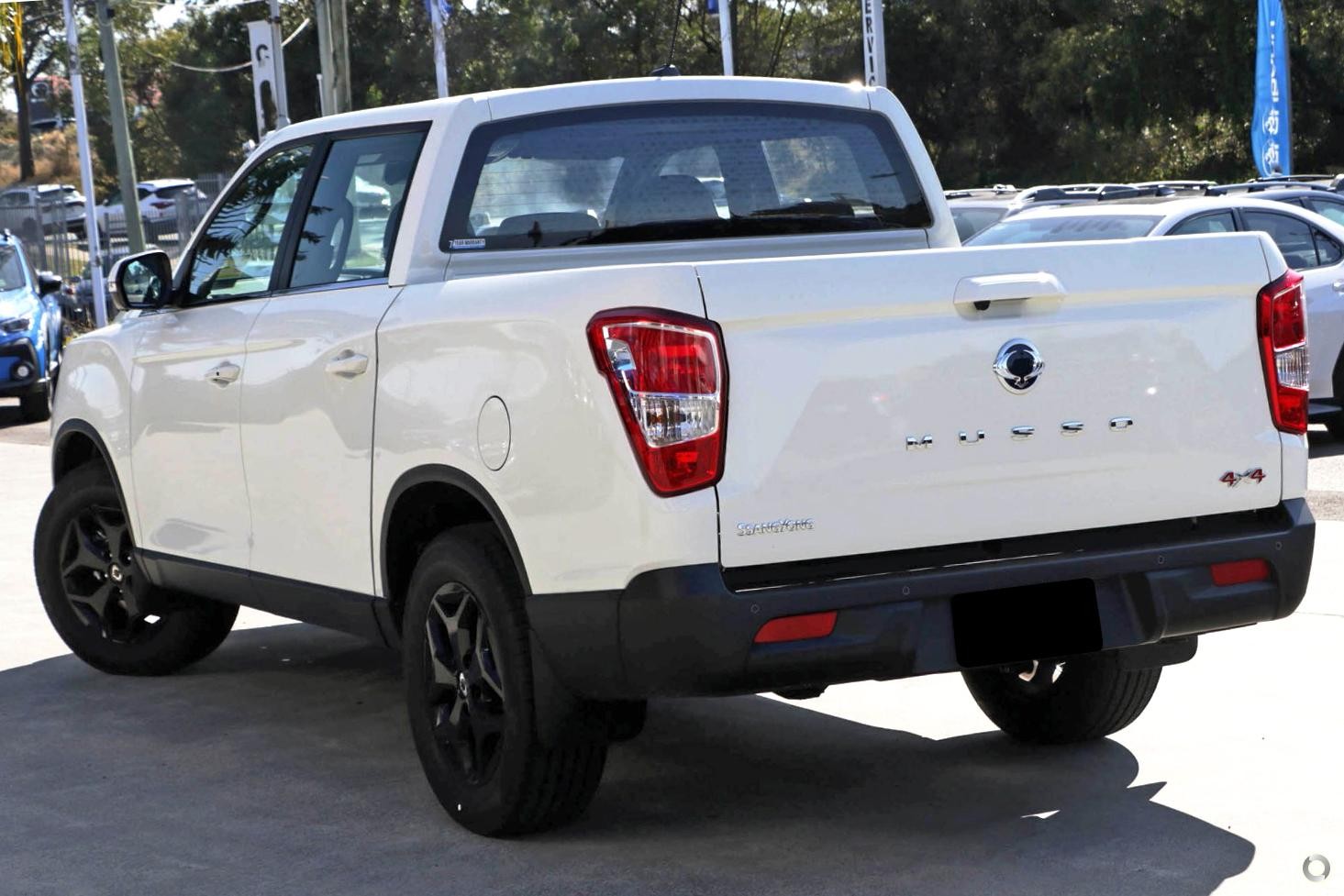 Kgm Ssangyong Musso image 4